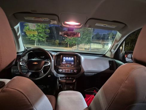 Used 2020 Chevrolet Colorado W/T w/ WT Convenience Package image 11