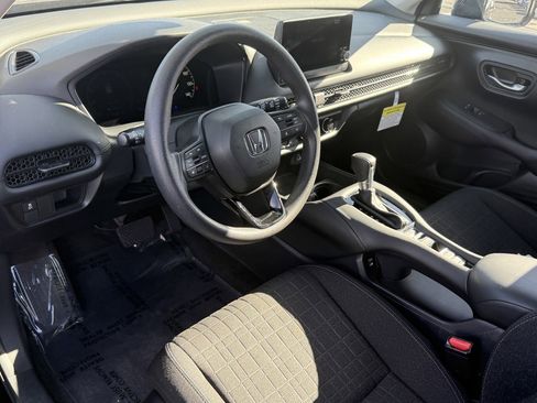 Used 2025 Honda HR-V LX image 9