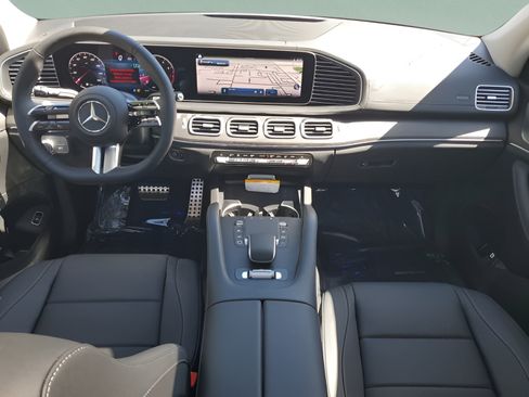 Certified 2026 Mercedes-Benz GLS 450 4MATIC image 9