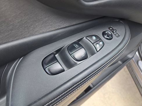 Used 2020 Nissan Murano SV FWD image 12