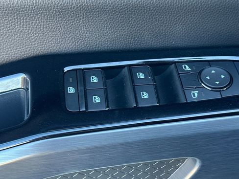 Used 2024 Nissan Pathfinder SL image 13