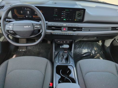 Used 2025 Kia K4 LXS image 14