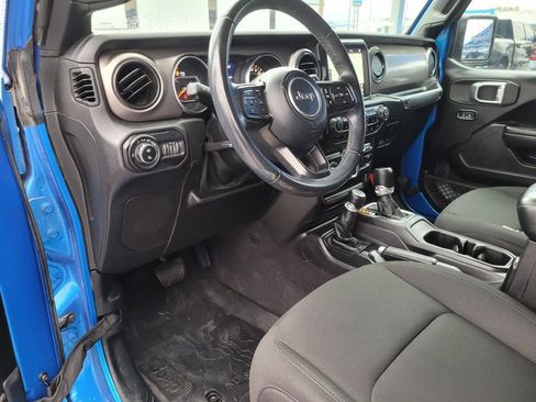 Used 2021 Jeep Gladiator Sport AWD/4WD image 15