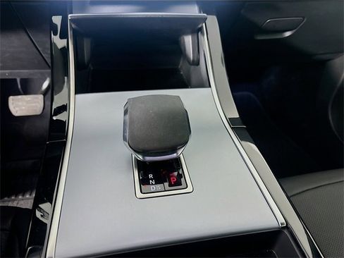 Used 2025 Land Rover Range Rover Evoque S image 19