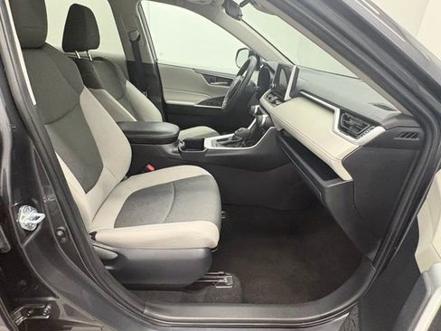 Used 2025 Toyota RAV4 XLE FWD image 35