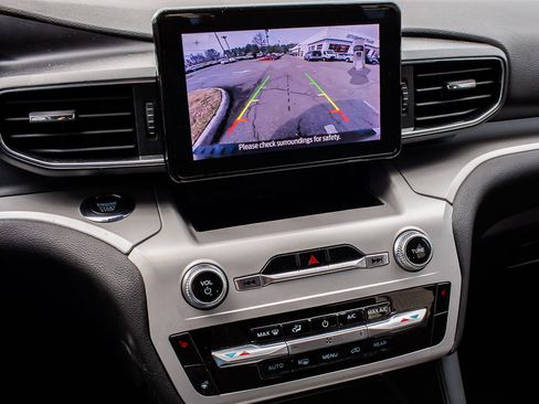 Used 2023 Ford Explorer XLT w/ Equipment Group 202A image 21