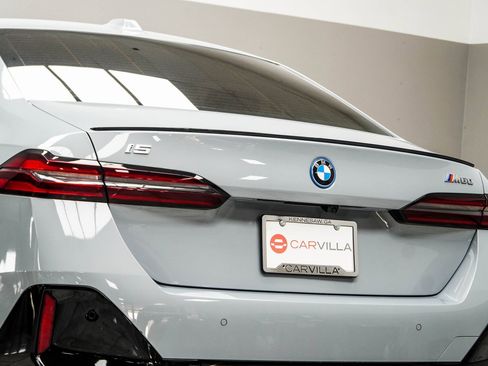 Used 2025 BMW i5 M60 w/ Premium Package image 13