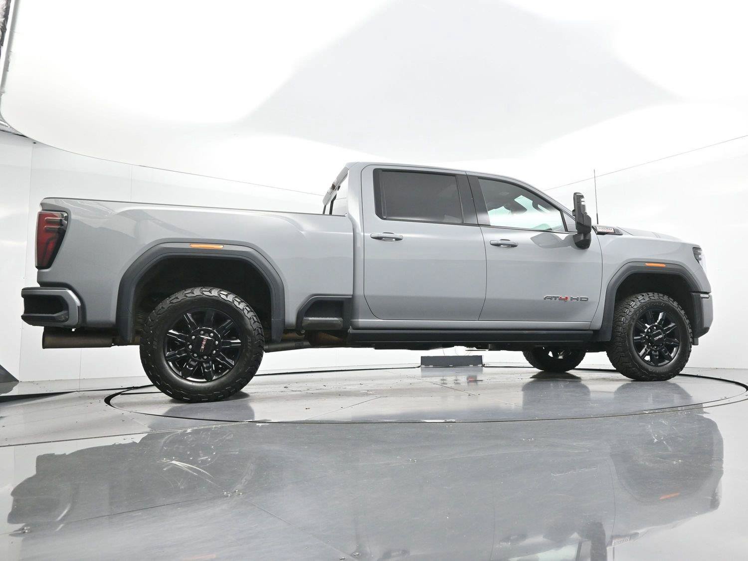 Used 2024 GMC Sierra 2500 AT4 w/ AT4 Premium Plus Package AWD/4WD image 46