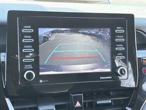 Used 2022 Toyota Camry SE image 4