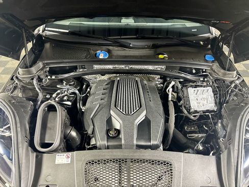 Used 2024 Porsche Macan Turbo w/ Premium Plus Package image 23