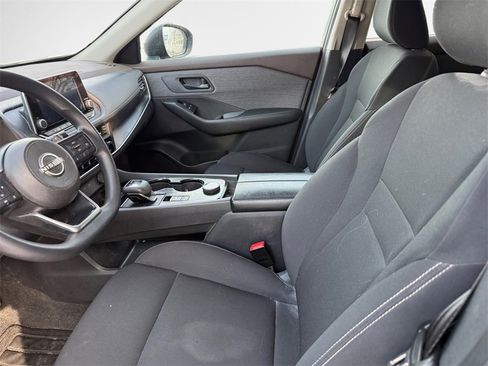 Used 2023 Nissan Rogue S image 12