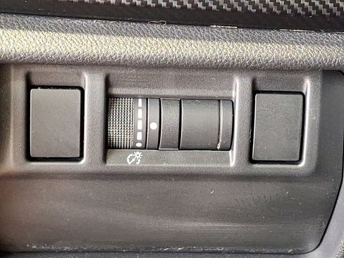 Used 2024 Subaru Crosstrek 2.0i Premium image 25