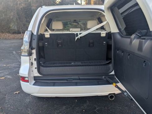 Used 2022 Lexus GX 460 image 13