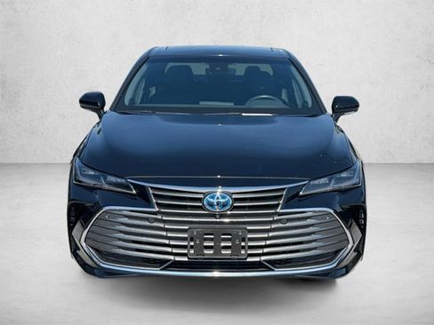 Used 2022 Toyota Avalon Limited w/ Advanced Safety Package FWD image 2