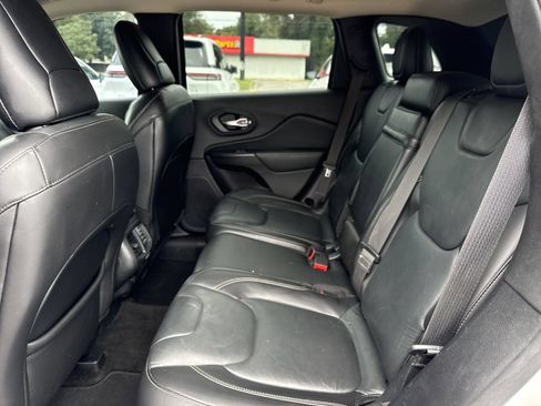 Used 2015 Jeep Cherokee Limited FWD image 7