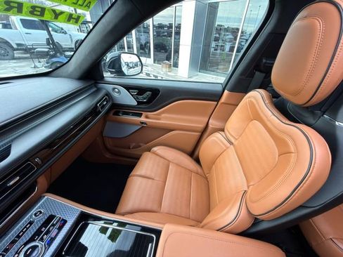 Used 2023 Lincoln Aviator Black Label Grand Touring image 27