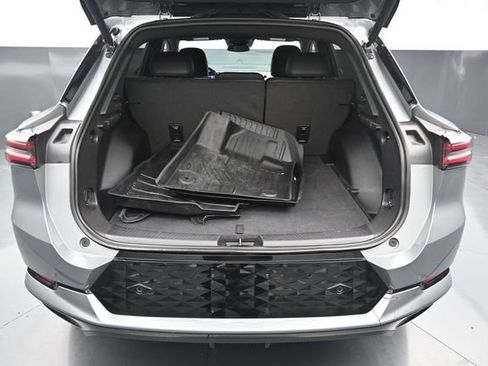 Used 2024 Chevrolet Equinox EV RS FWD image 9
