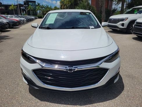 Used 2021 Chevrolet Malibu RS FWD image 3