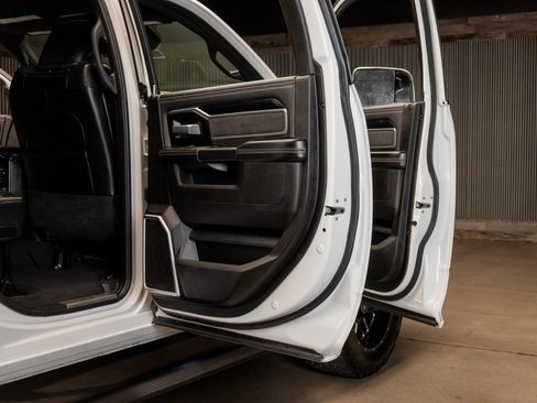 Used 2021 RAM 2500 Laramie w/ Safety Group B image 32