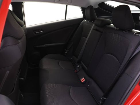 Certified 2021 Toyota Prius LE image 10