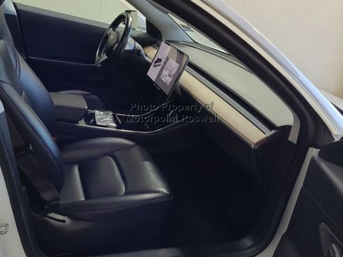 Used 2018 Tesla Model 3 Long Range RWD image 2