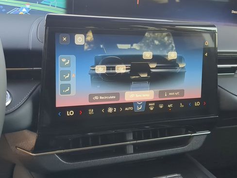 New 2026 Lincoln Nautilus Premier image 18