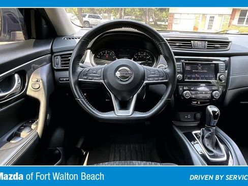 Used 2018 Nissan Rogue SV FWD image 8