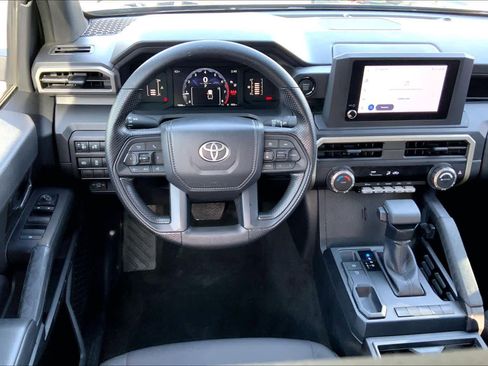 Used 2025 Toyota Tacoma SR image 5