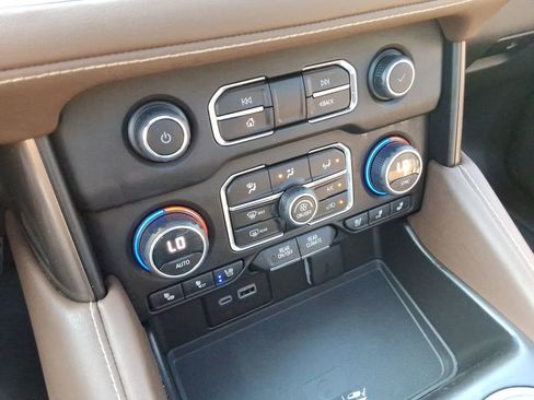 Used 2023 Chevrolet Tahoe High Country w/ Premium Package 2 AWD/4WD image 32