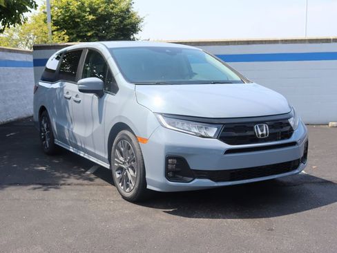 Used 2026 Honda Odyssey Touring image 7