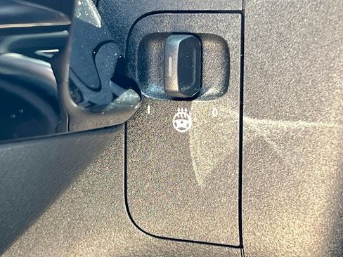 Certified 2023 Mercedes-Benz GLB 250 4MATIC image 34