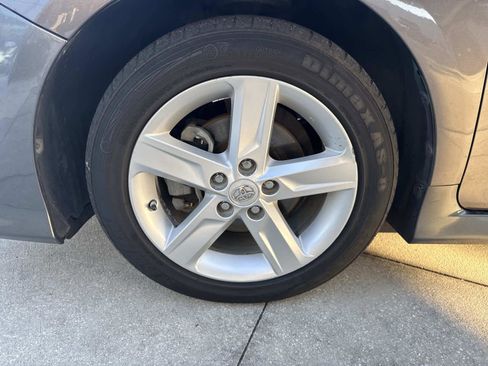Used 2014 Toyota Camry SE image 10
