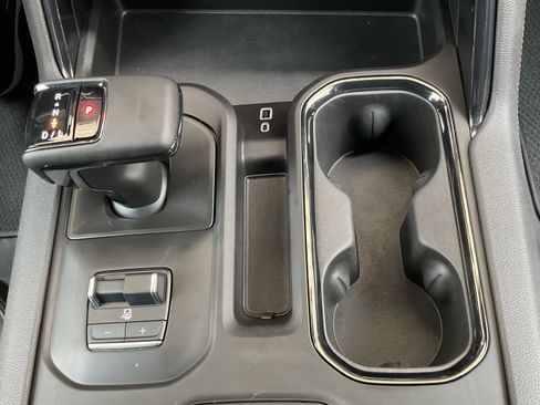 Used 2024 GMC Sierra 1500 AT4 w/ Technology Package AWD/4WD image 20