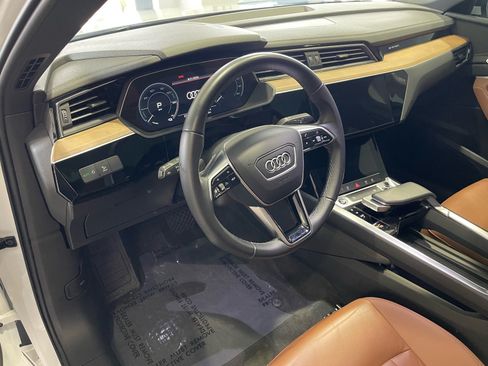 Used 2024 Audi Q8 e-tron Premium AWD/4WD image 24