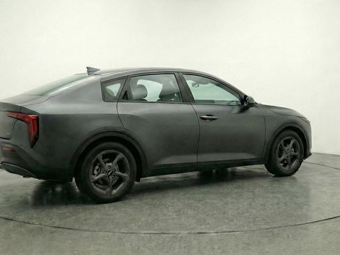Used 2025 Kia K4 LXS image 9