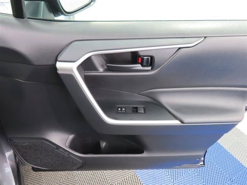 Used 2025 Toyota RAV4 LE AWD/4WD image 34
