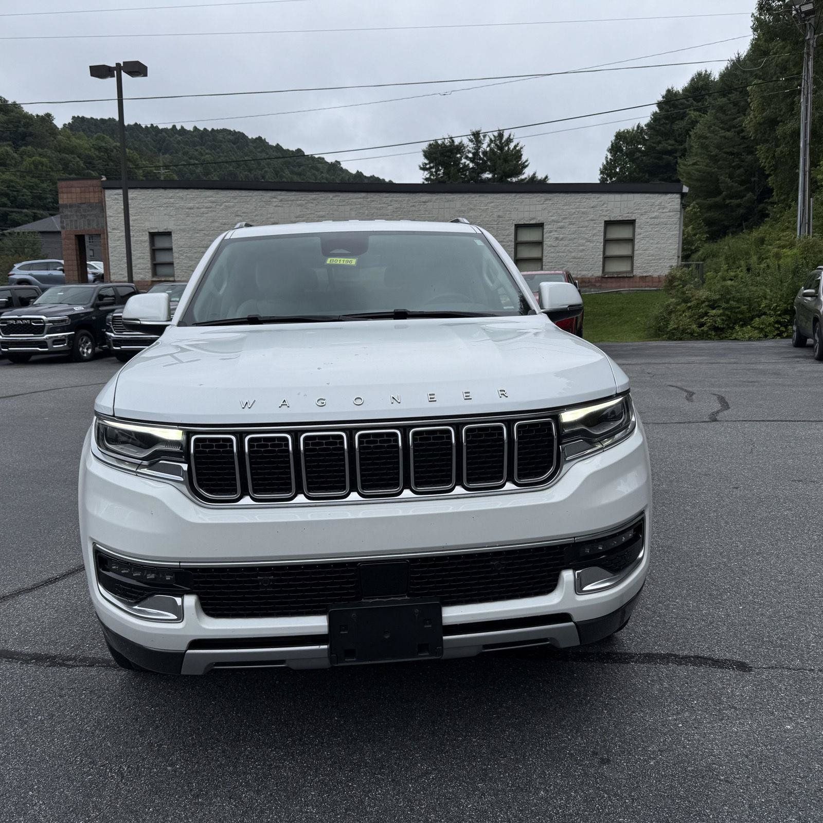 Certified 2022 Jeep Wagoneer Series II AWD/4WD image 37