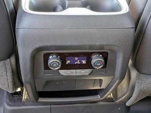 New 2026 Chevrolet Traverse LT w/ Sun and Wheel Package image 31