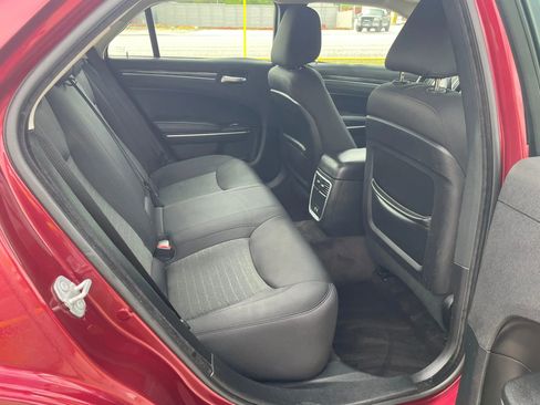 Used 2018 Chrysler 300 Touring w/ Sport Appearance Package image 7