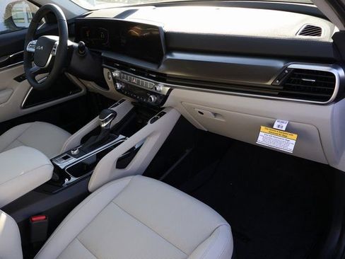 New 2025 Kia Telluride S image 10
