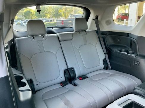 Certified 2023 Honda Pilot Touring image 18