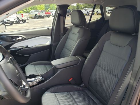 New 2026 Chevrolet Trax LT w/ Driver Confidence Package FWD image 27