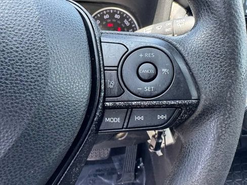 Used 2021 Toyota RAV4 LE FWD image 20