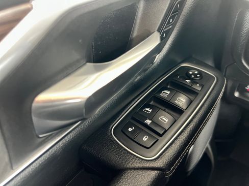 Used 2020 RAM 1500 Laramie image 22