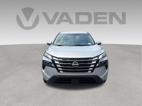 Used 2024 Nissan Rogue SV FWD image 2