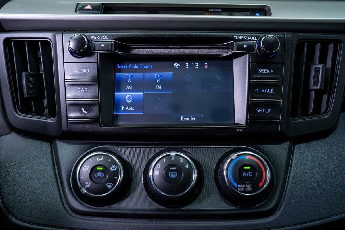 Used 2016 Toyota RAV4 LE FWD image 6