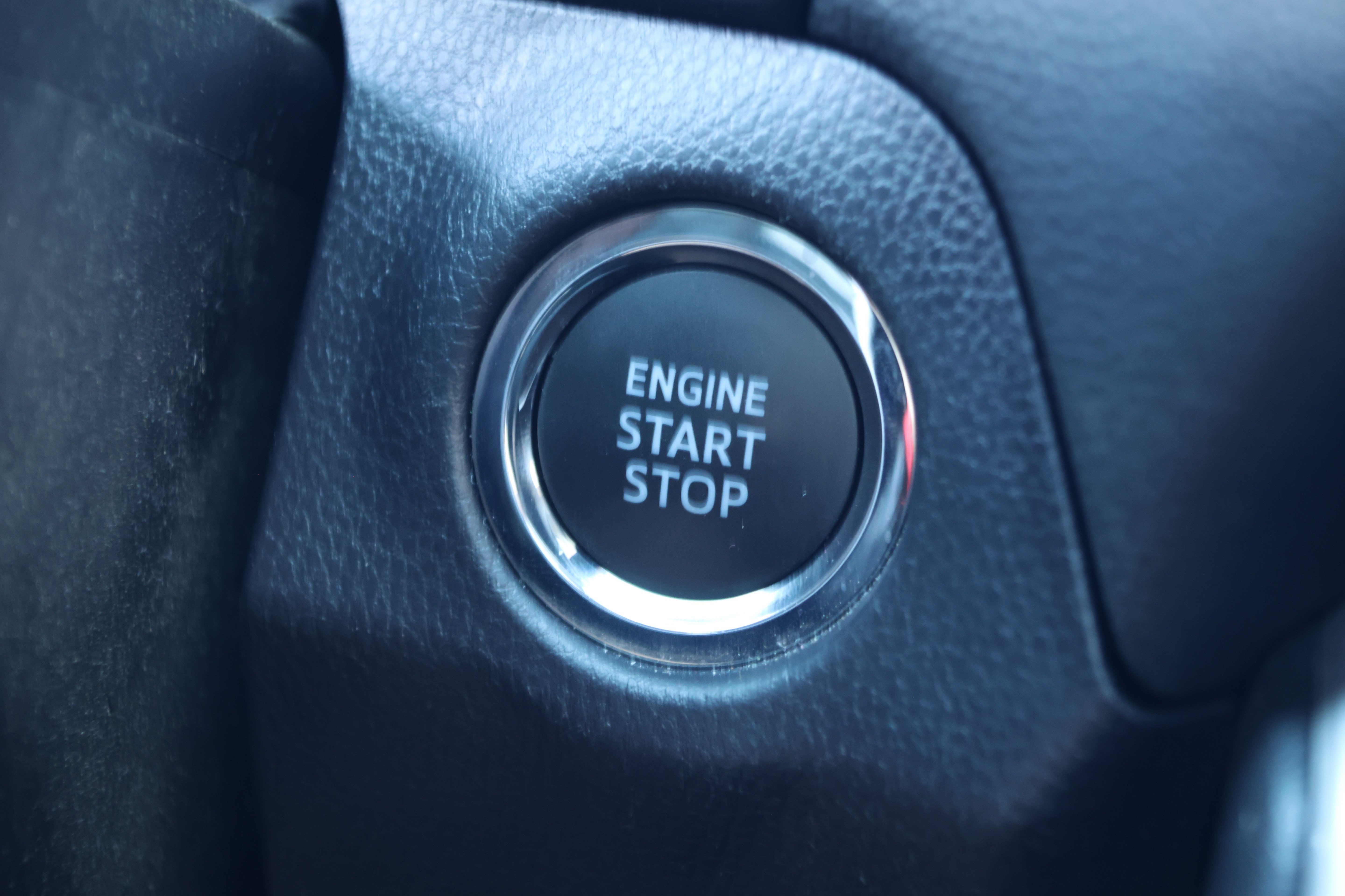 Used 2025 Toyota RAV4 XLE w/ Convenience Package FWD image 18