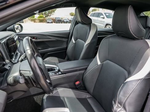 Used 2025 Toyota Camry SE FWD image 17