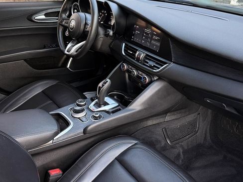 Used 2020 Alfa Romeo Giulia Sprint w/ Nero Edizione image 29