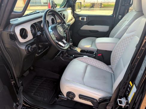 Used 2022 Jeep Wrangler Unlimited Sahara image 8